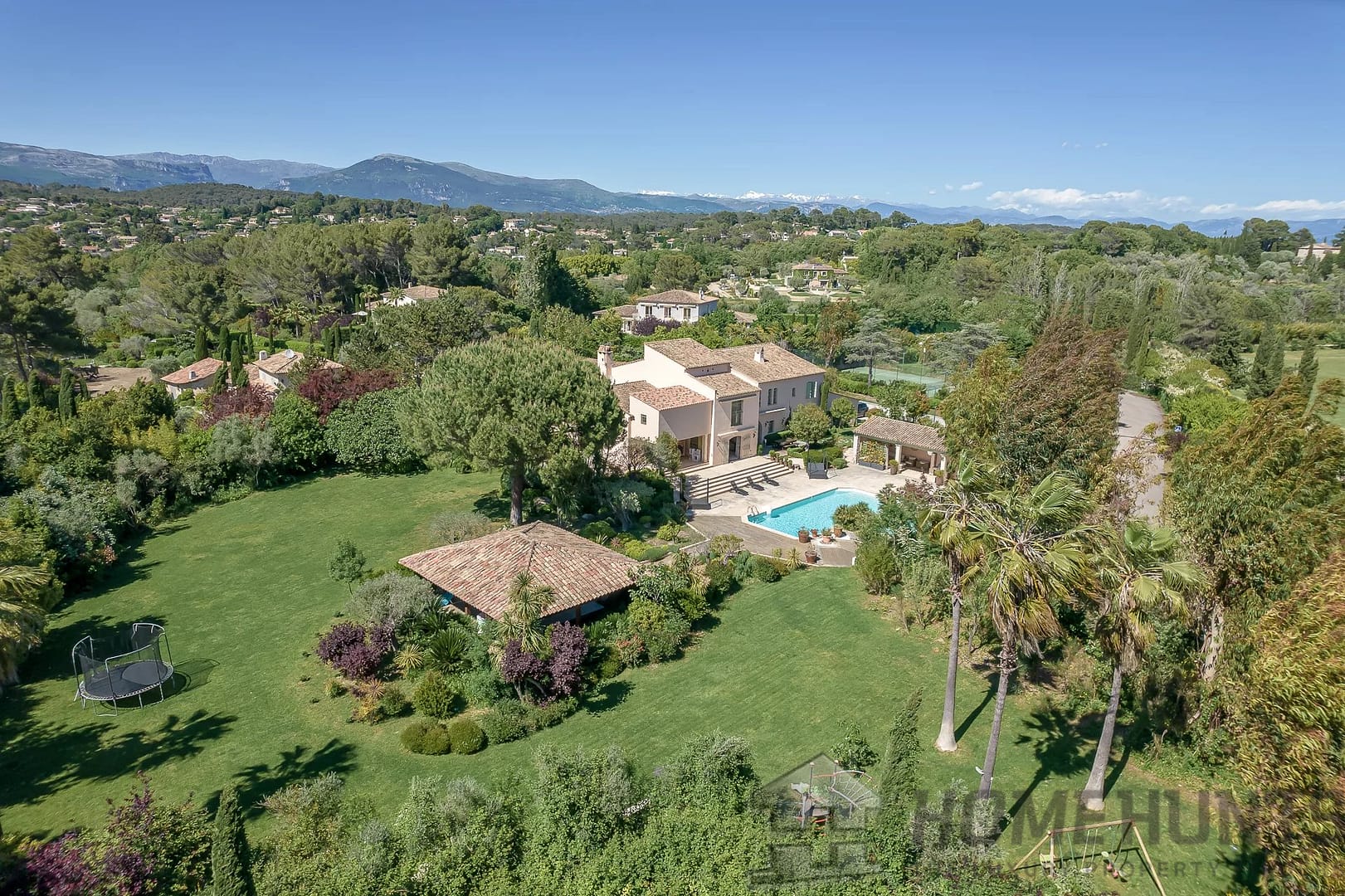 8 Bedroom Villa/House in Mougins 6