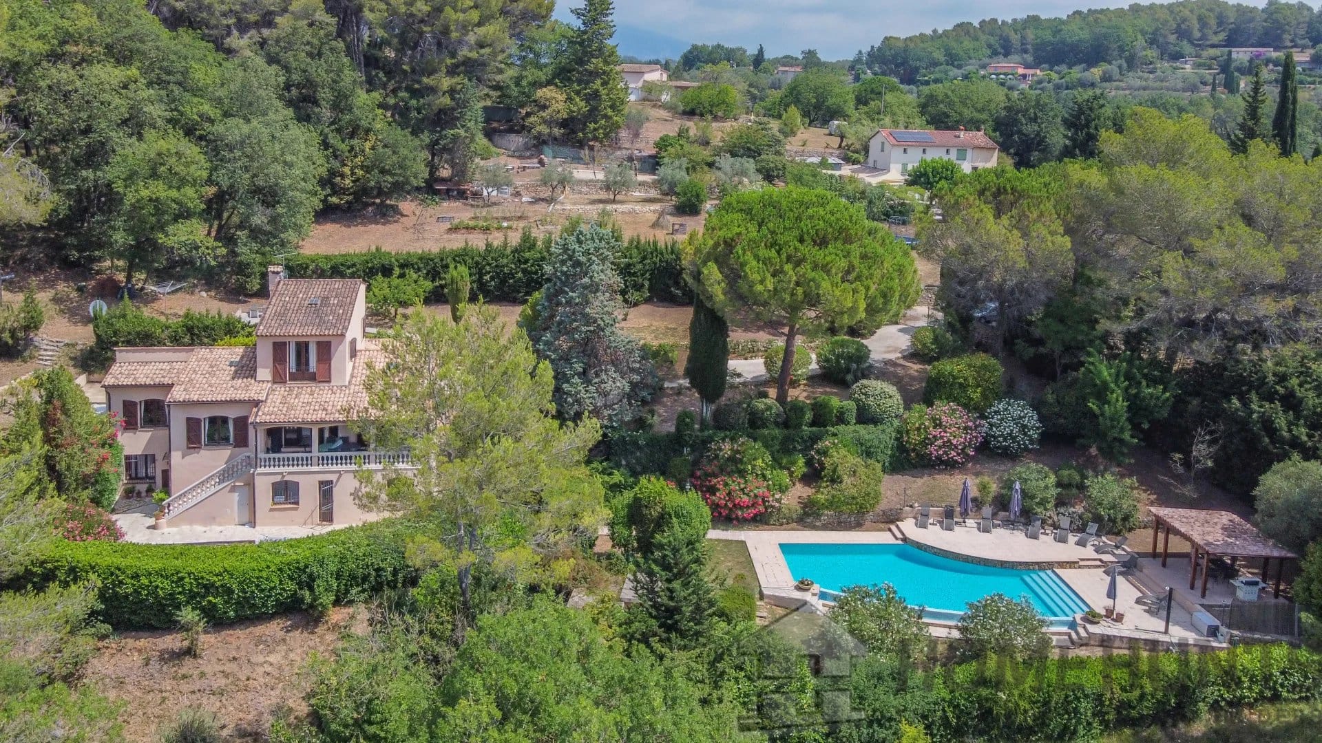 5 Bedroom Villa/House in Chateauneuf Grasse 10