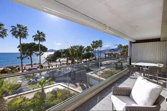 2 Bedroom Apartment in Cannes 5