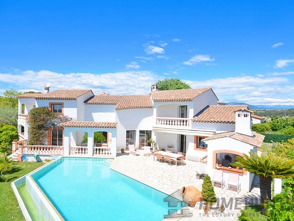 5 Bedroom Villa/House in Villeneuve Loubet 8