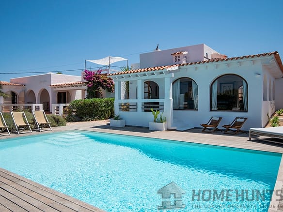 4 Bedroom Villa/House in Es Calo 34