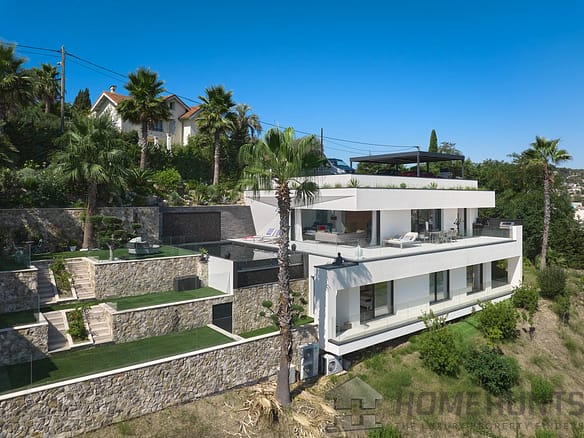 4 Bedroom Villa/House in Cannes 36