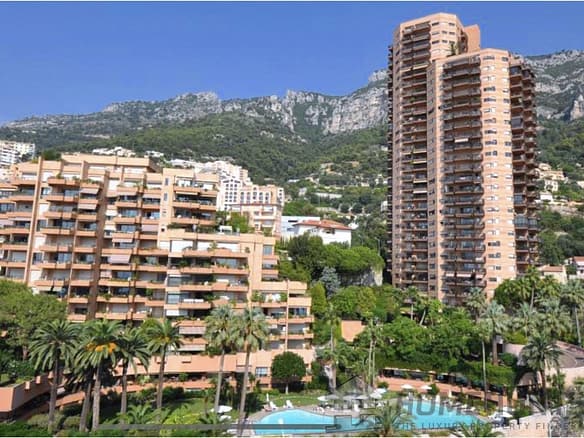 2 Bedroom Apartment in Monaco 4