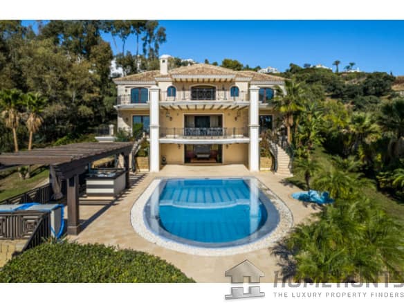 7 Bedroom Villa/House in Altos De Los Monteros 22