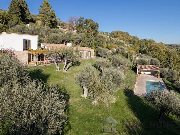 4 Bedroom Villa/House in Chateauneuf Grasse 4