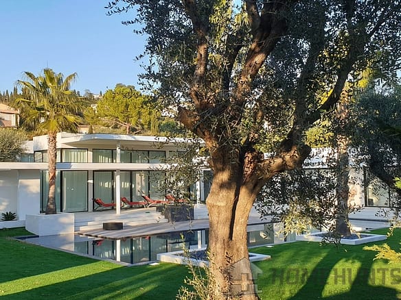 5 Bedroom Villa/House in Mougins 8