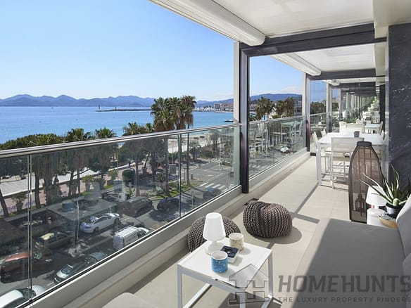 4 Bedroom Apartment in Cannes 2