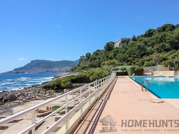 4 Bedroom Apartment in Roquebrune Cap Martin 20