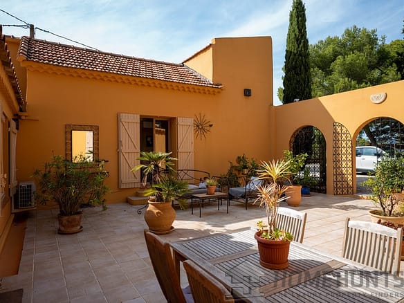 4 Bedroom Villa/House in Bormes Les Mimosas 22