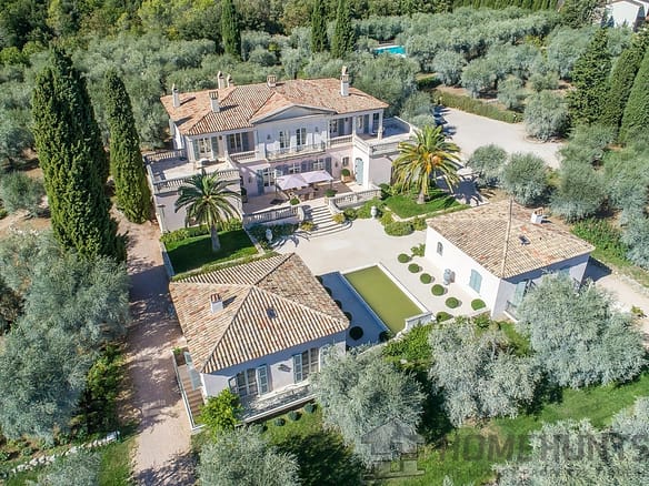 8 Bedroom Villa/House in Grasse 6