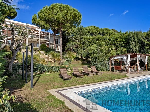 5 Bedroom Villa/House in Sant Antoni De Calonge 24