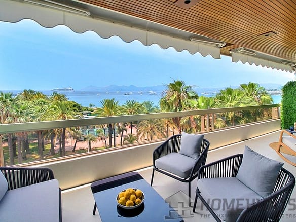 2 Bedroom Apartment in Cannes 10