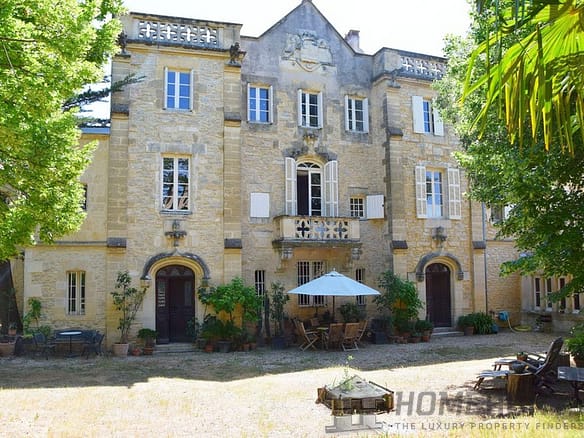 15 Bedroom Castle/Estates in Cabrieres 32