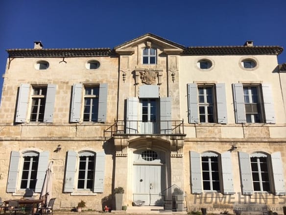 6 Bedroom Villa/House in St Gilles 10