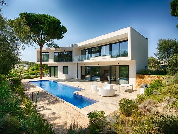 4 Bedroom Villa/House in Girona Catalunya Golf Pga 18