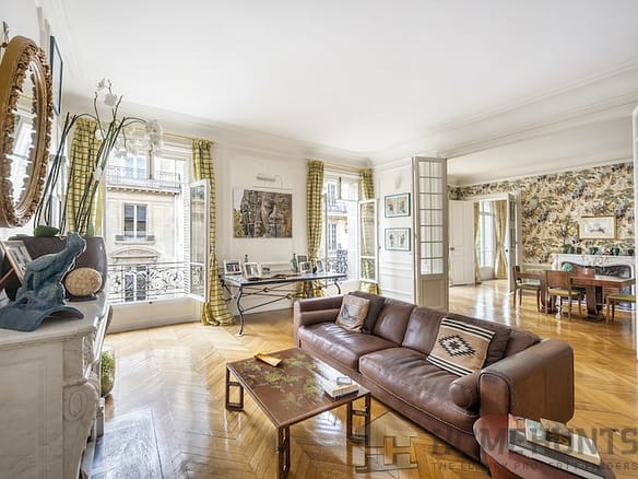 4 Bedroom Apartment in Paris 8th (Golden Triangle - Parc Monceau) 36