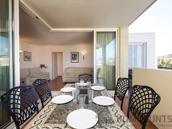 3 Bedroom Apartment in Antibes 32