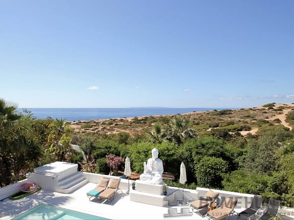 14 Bedroom Villa/House in Cap Martinet 22