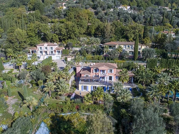 7 Bedroom Villa/House in Grasse 12