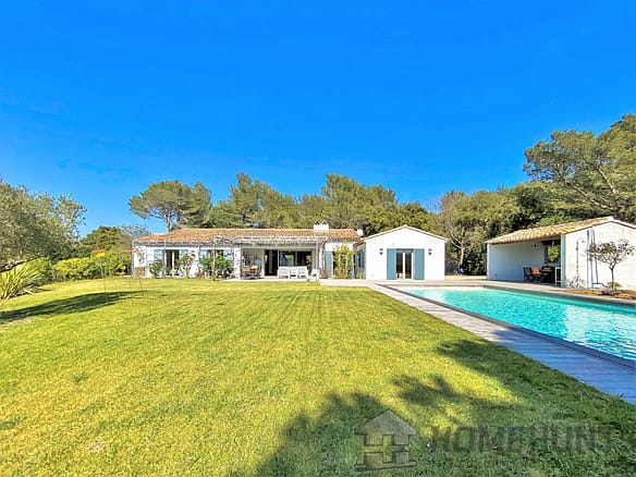 4 Bedroom Villa/House in La Croix Valmer 24