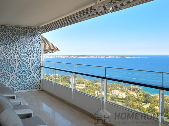 2 Bedroom Apartment in Cannes 2