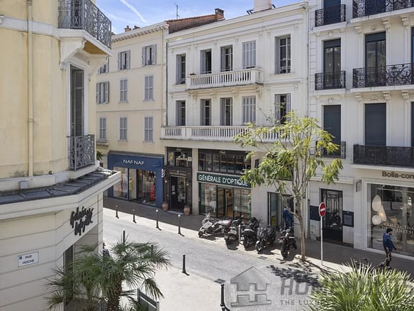 3 Bedroom Apartment in Cannes 34