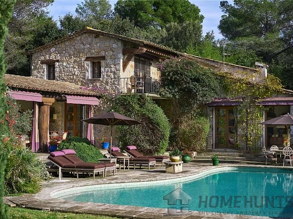 6 Bedroom Villa/House in La Colle Sur Loup 20