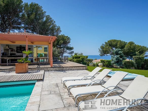 5 Bedroom Villa/House in Sanary Sur Mer 8