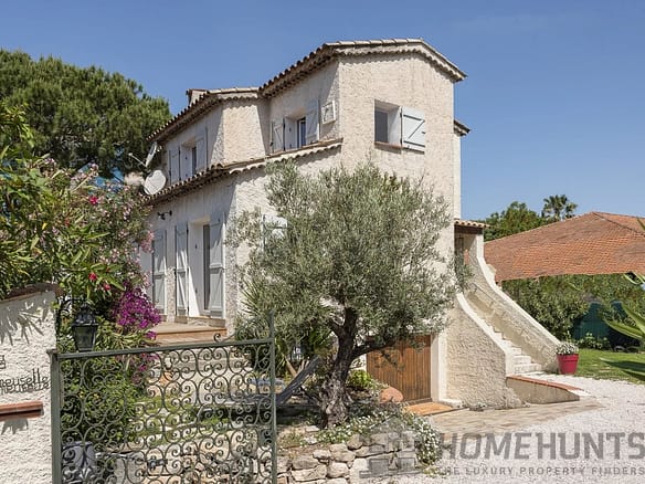 5 Bedroom Villa/House in Cap D Antibes 6