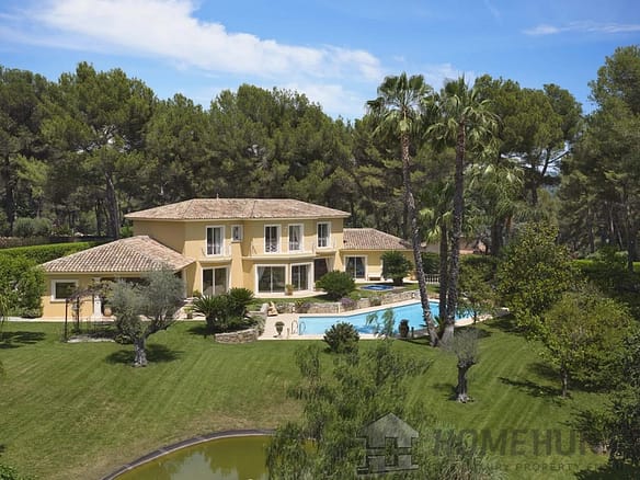 4 Bedroom Villa/House in Mougins 6