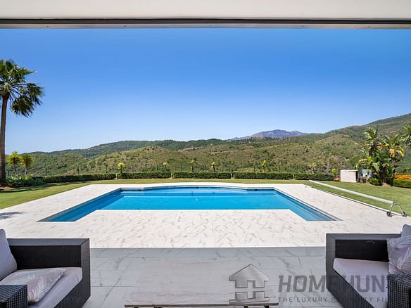 6 Bedroom Villa/House in Benahavis 14