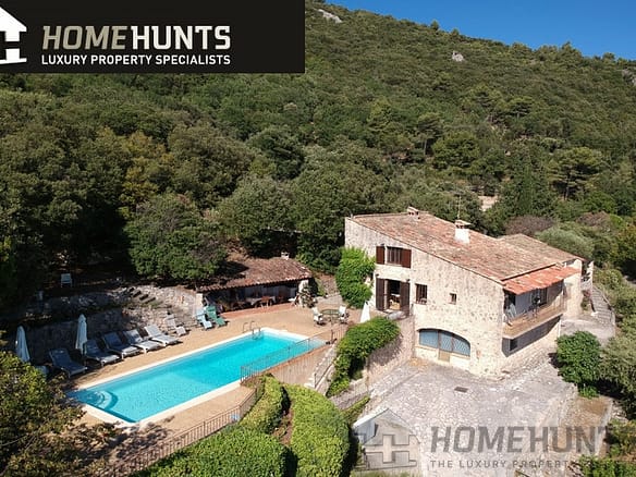 4 Bedroom Villa/House in Tourrettes Sur Loup 10