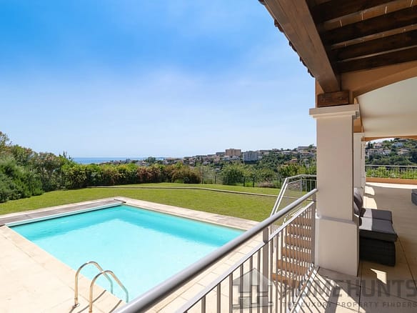 4 Bedroom Villa/House in Nice - City 12