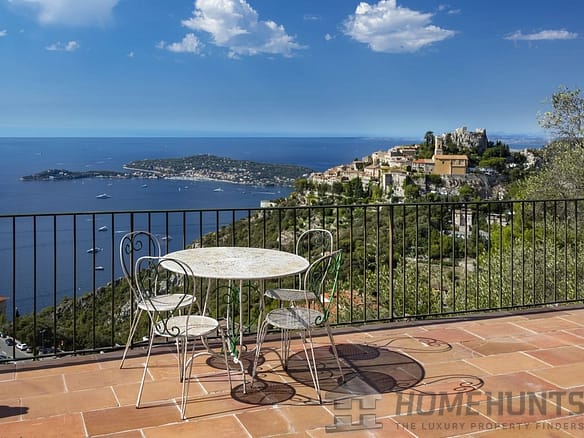 4 Bedroom Villa/House in Eze 2