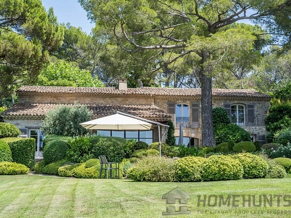 6 Bedroom Villa/House in Mougins 34