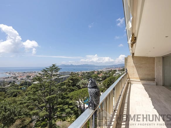 3 Bedroom Apartment in Cannes 20