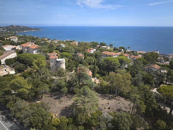 5 Bedroom Land in Ste Maxime 30