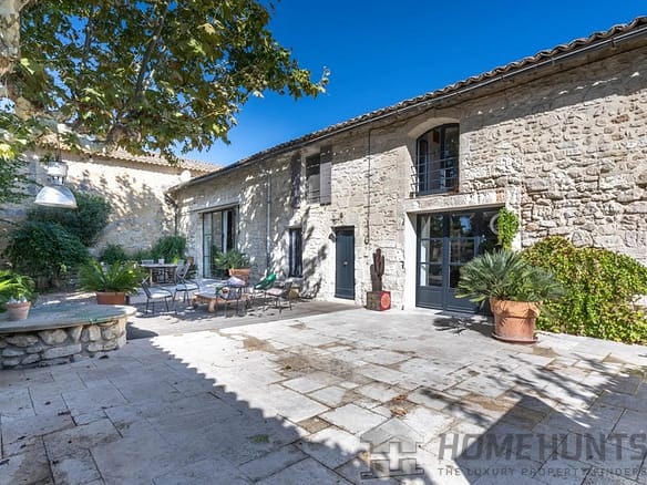 6 Bedroom Villa/House in St Remy De Provence 24