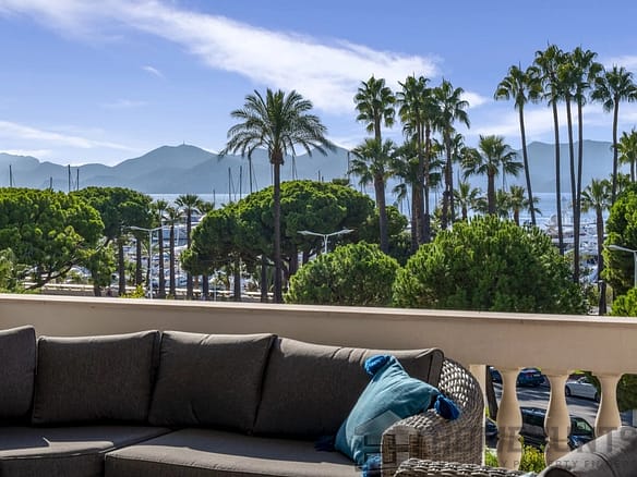 3 Bedroom Apartment in Cannes 24