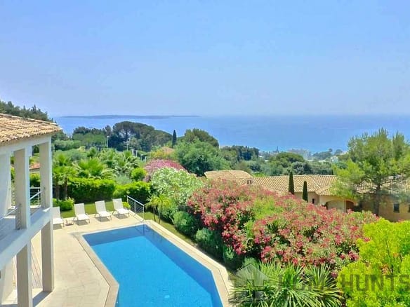 4 Bedroom Villa/House in Cannes 16