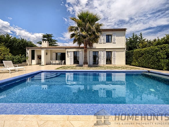 4 Bedroom Villa/House in Villeneuve Loubet 36