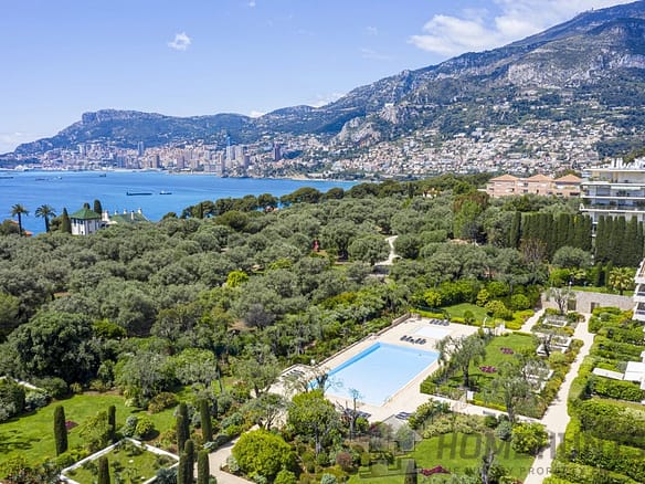 4 Bedroom Apartment in Roquebrune Cap Martin 4