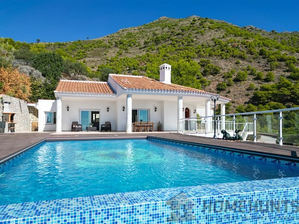 4 Bedroom Villa/House in Mijas 4