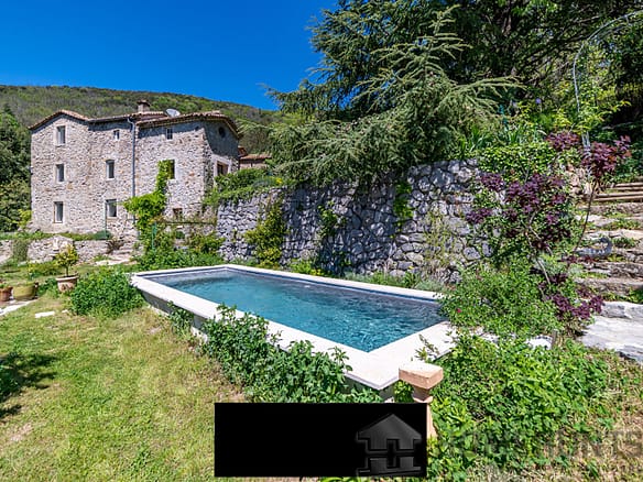 8 Bedroom Villa/House in St Roman De Codieres 8