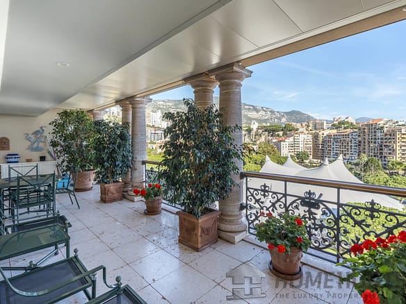 2 Bedroom Apartment in Monaco 8