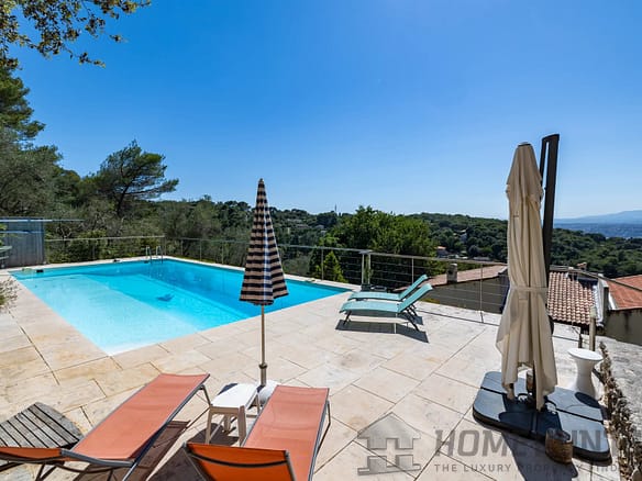 4 Bedroom Villa/House in Nice 22