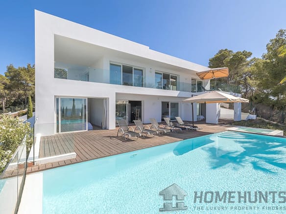 4 Bedroom Villa/House in Cala Moli 20