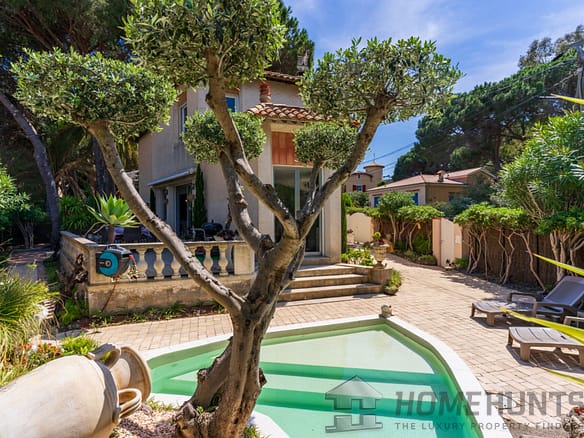 4 Bedroom Villa/House in Cavalaire Sur Mer 8