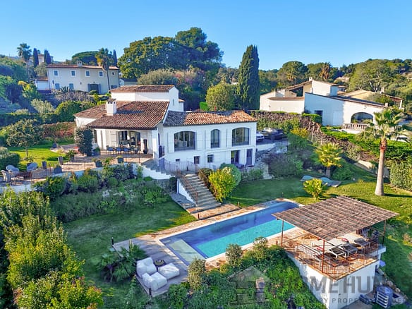 5 Bedroom Villa/House in Biot 32