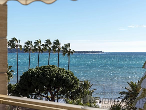 1 Bedroom Apartment in Cannes 6